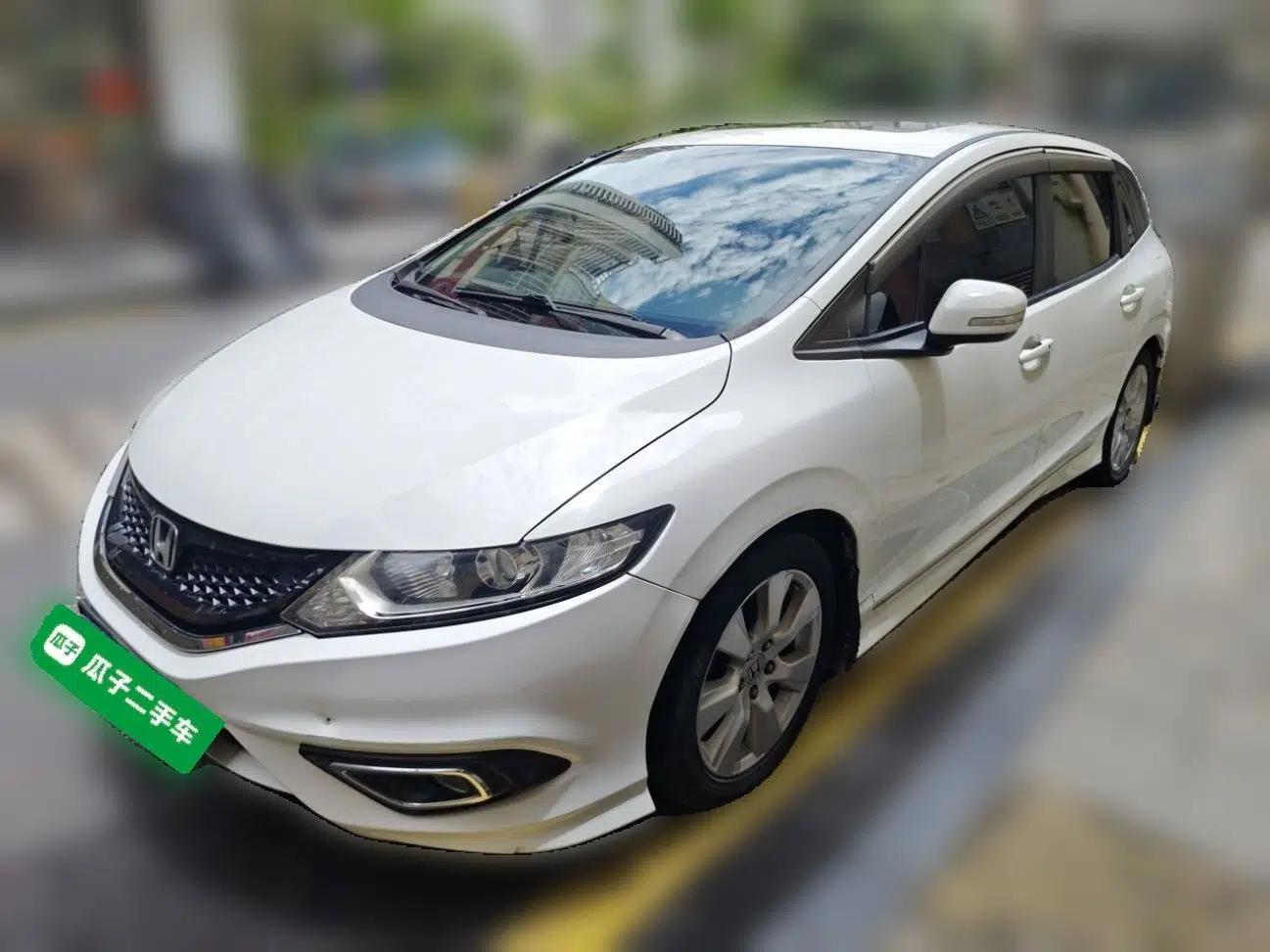 Honda Jade 2014 1.8L Automatic Comfort Elite Version 5 Seats — миниатюра 1