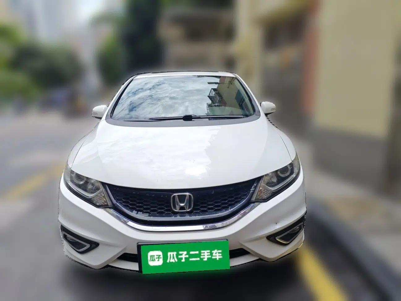 Honda Jade 2014 1.8L Automatic Comfort Elite Version 5 Seats — миниатюра 2