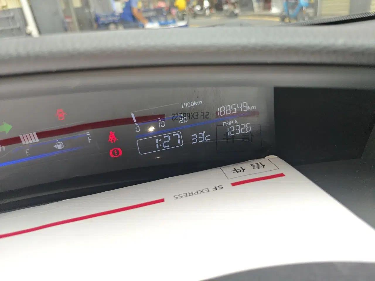 Honda Jade 2014 1.8L Automatic Comfort Elite Version 5 Seats — миниатюра 12