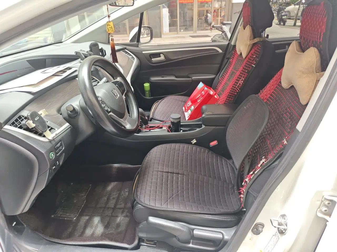 Honda Jade 2014 1.8L Automatic Comfort Elite Version 5 Seats — миниатюра 15