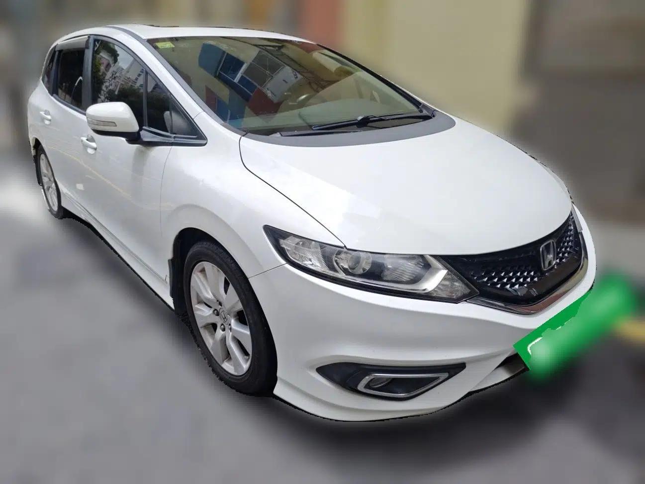 Honda Jade 2014 1.8L Automatic Comfort Elite Version 5 Seats — миниатюра 3