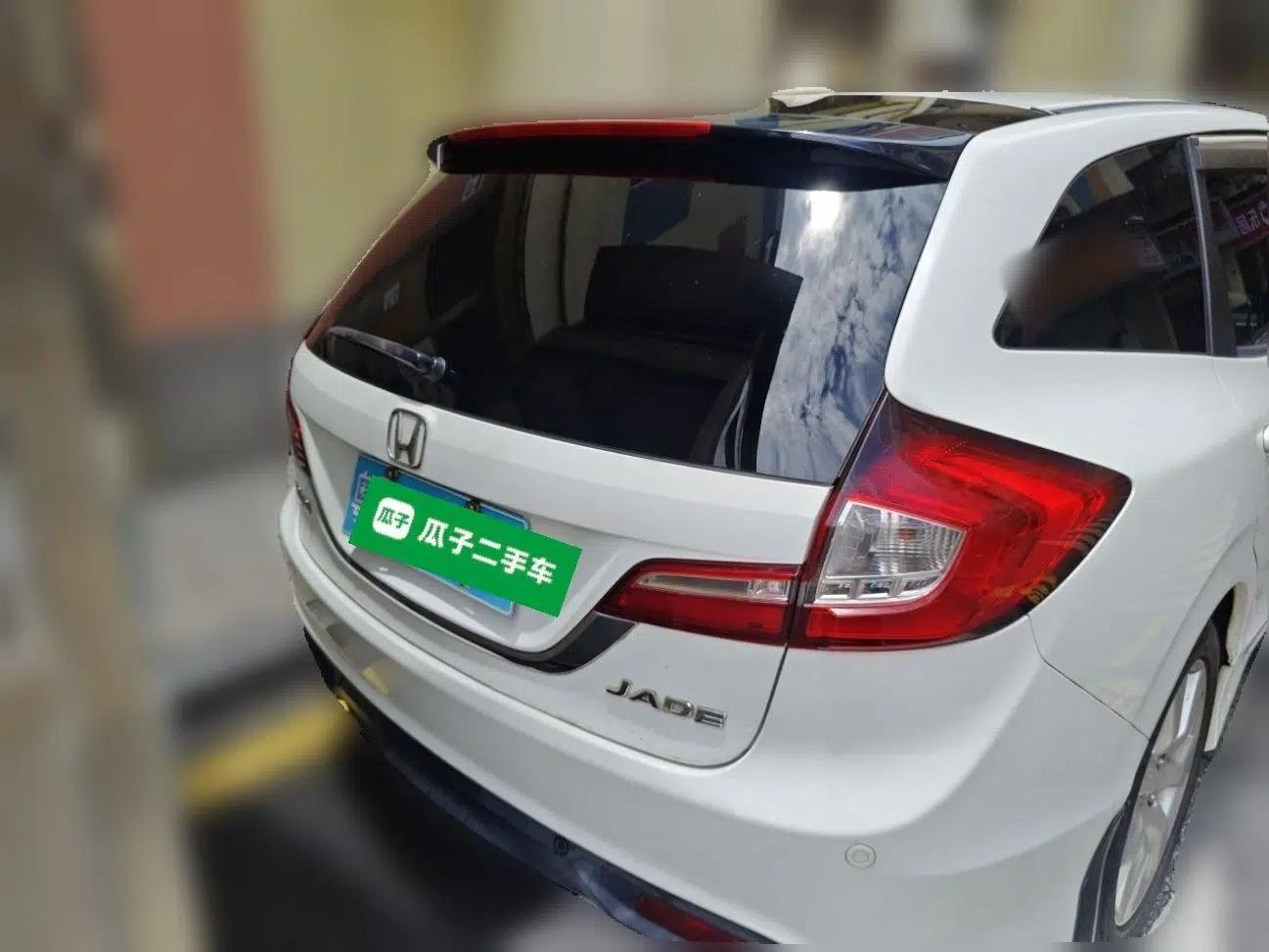 Honda Jade 2014 1.8L Automatic Comfort Elite Version 5 Seats — миниатюра 5