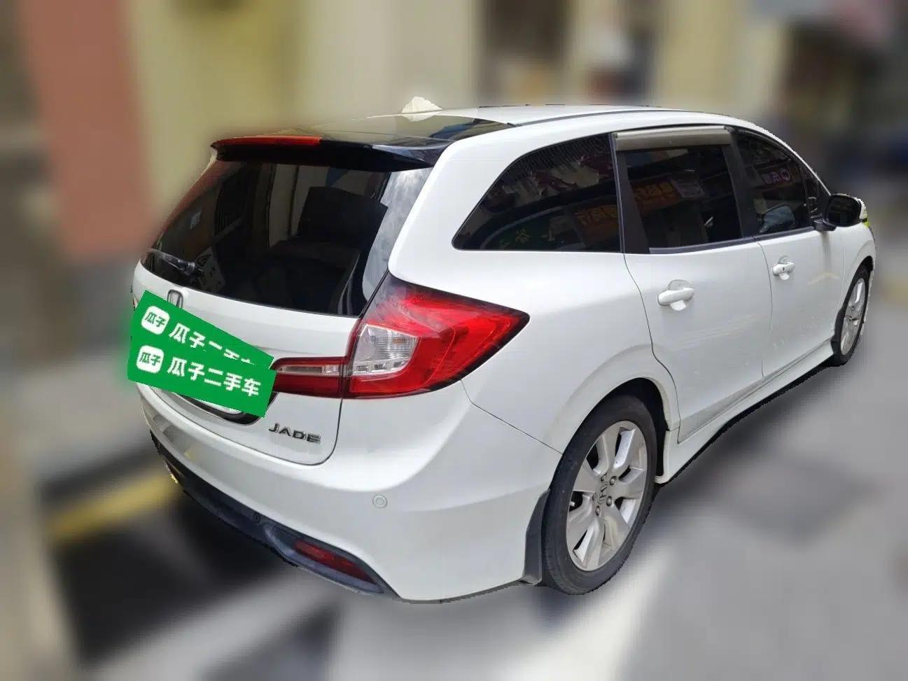 Honda Jade 2014 1.8L Automatic Comfort Elite Version 5 Seats — миниатюра 6
