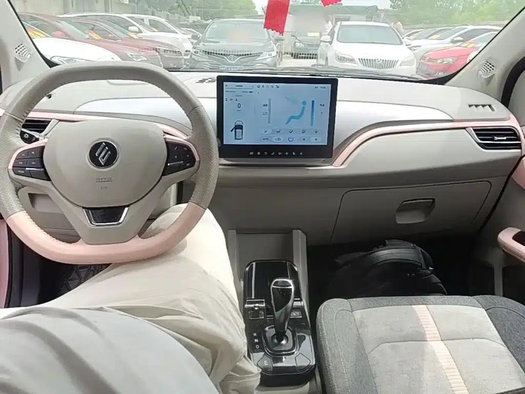 Yizhi EV3 2023 Youth Edition 320KM Luxury — миниатюра 10