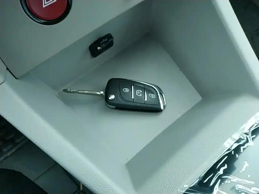 Yizhi EV2 2026 PLUS+ Comfort Model — миниатюра 9