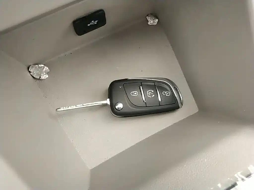 Yizhi EV2 2026 PLUS+ Comfort Model — миниатюра 9
