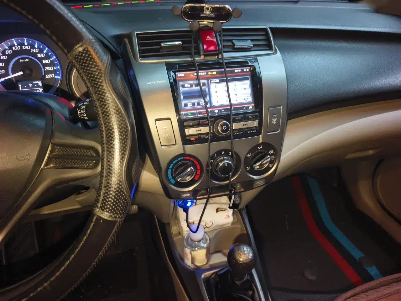 Honda City Classic 2012 1.5L manual Elite Edition — миниатюра 13