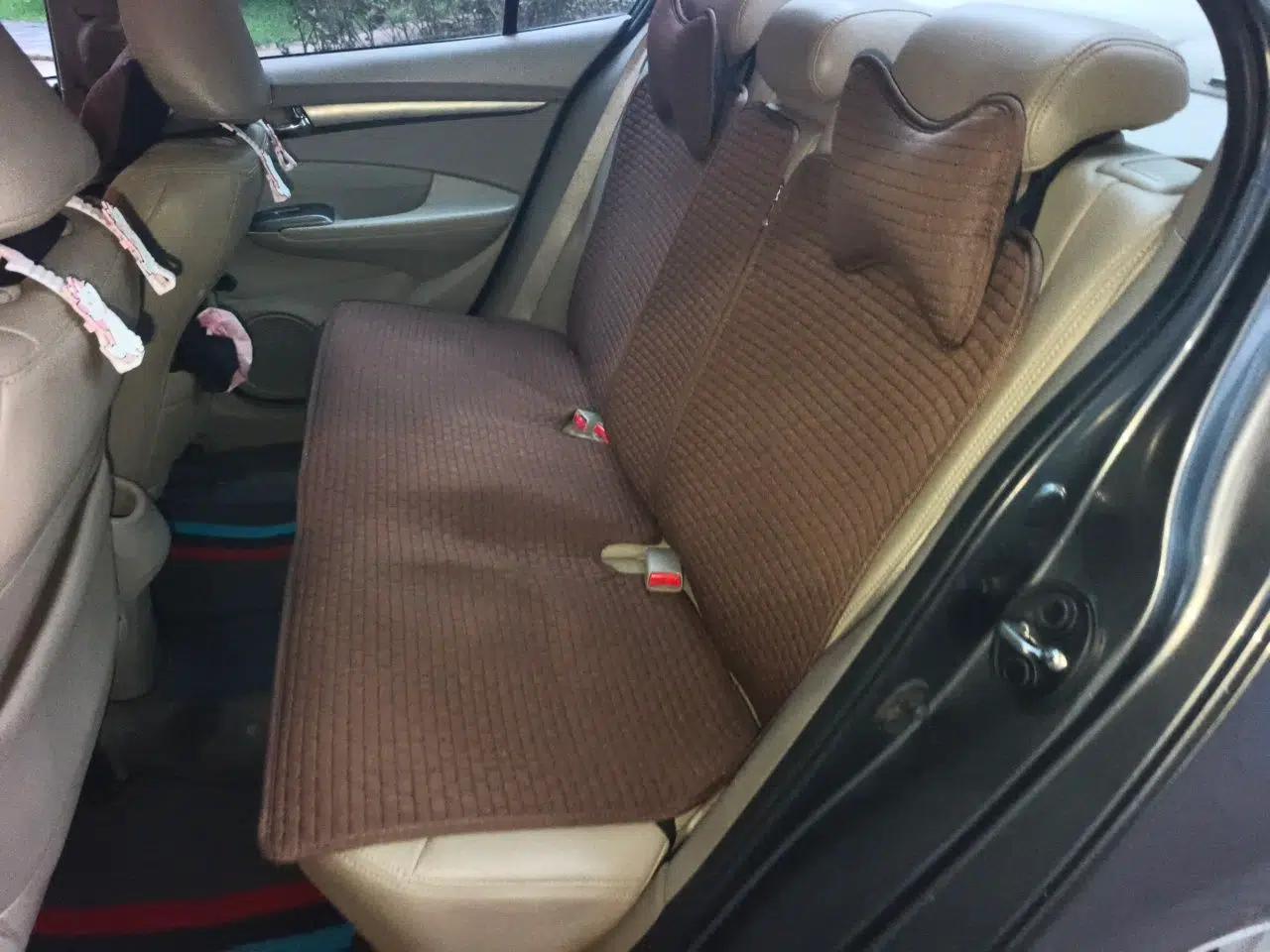 Honda City Classic 2012 1.5L manual Elite Edition — миниатюра 17