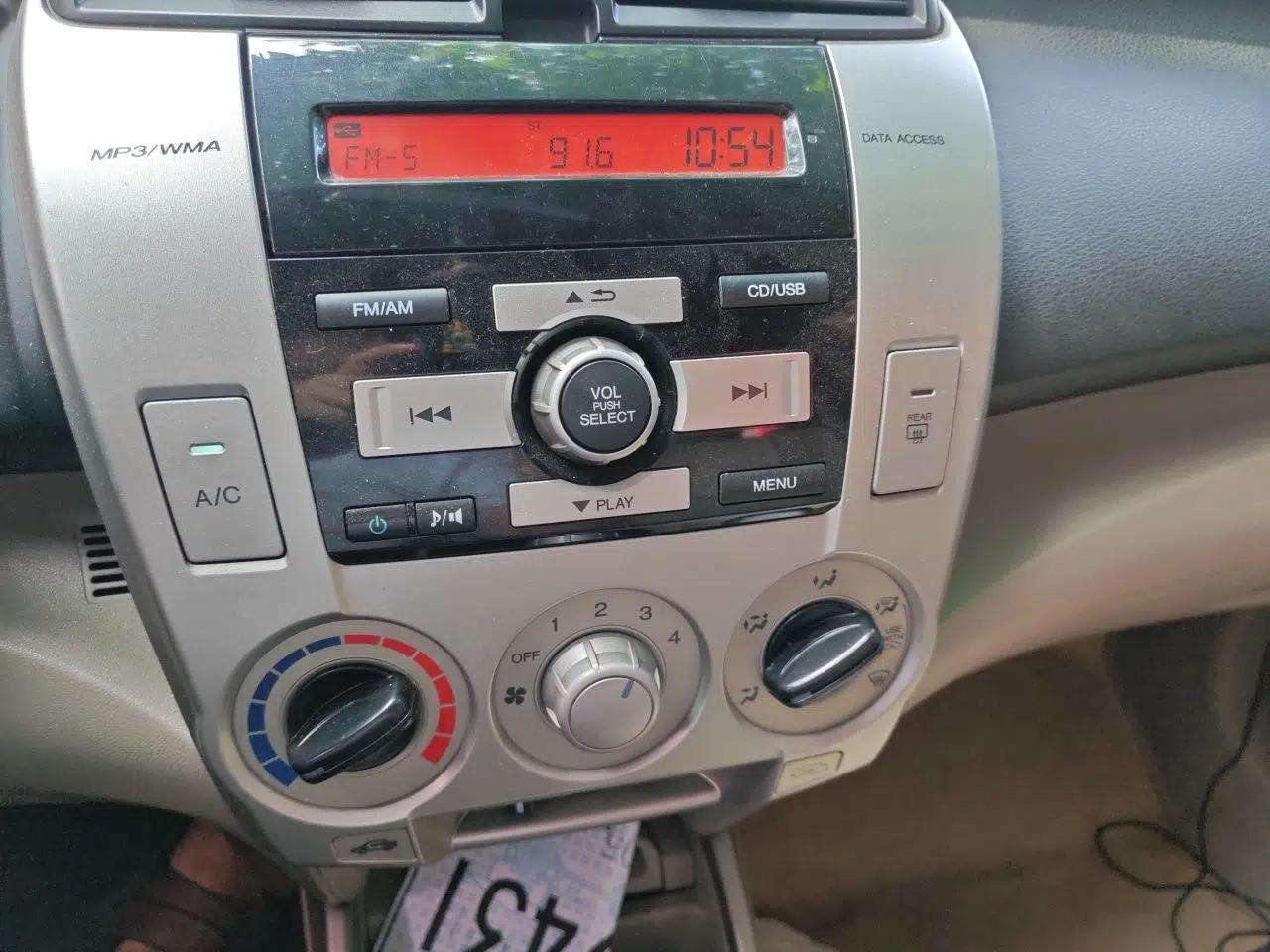 Honda City Classic 2008 1.5L manual Elite Edition — миниатюра 13