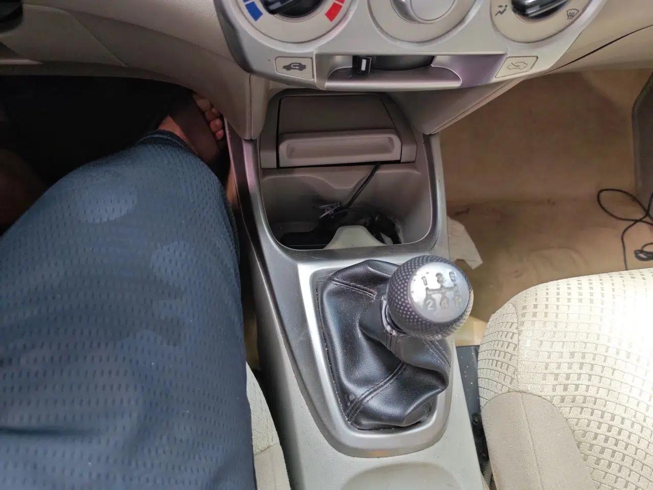 Honda City Classic 2008 1.5L manual Elite Edition — миниатюра 14