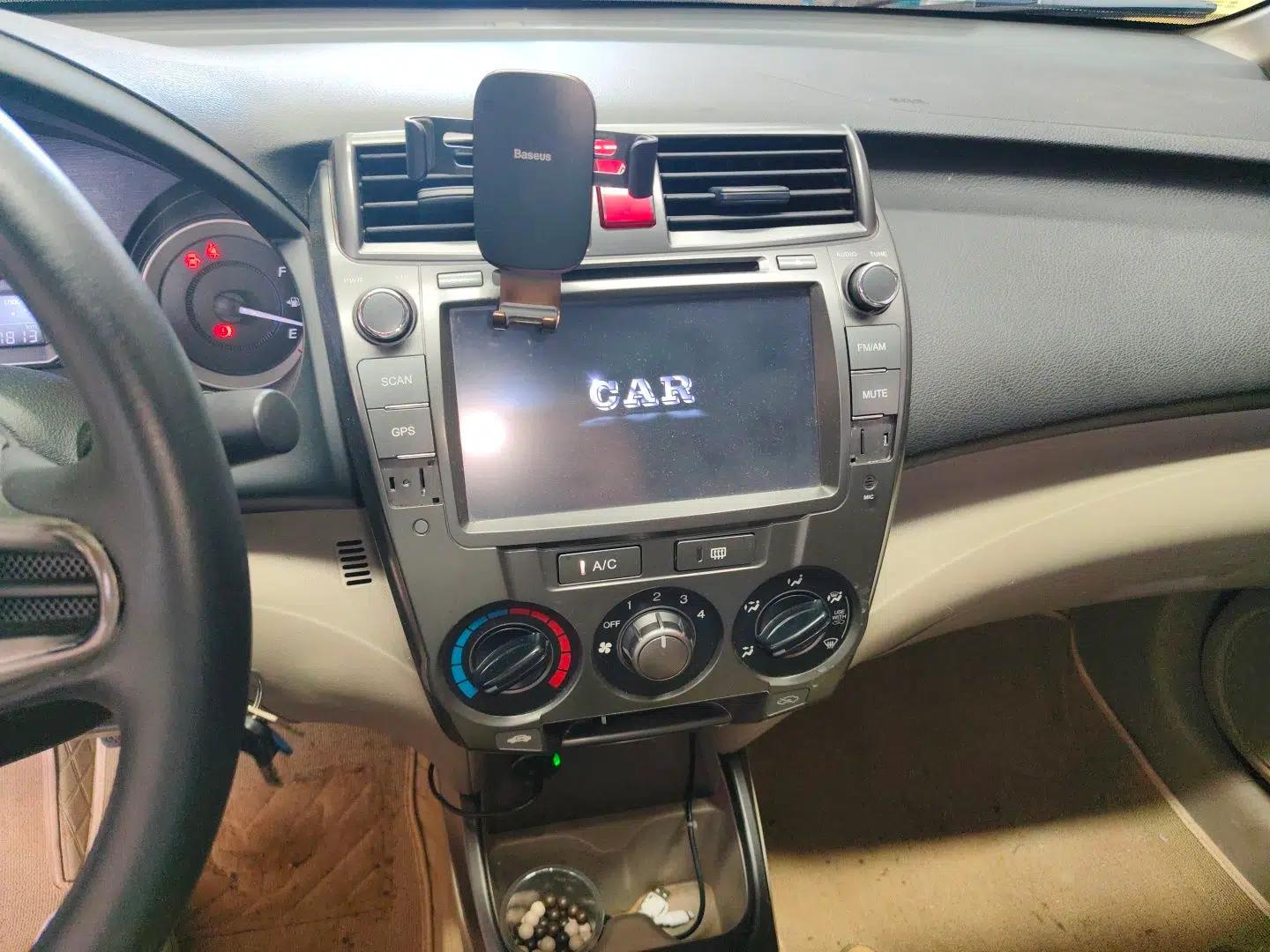 Honda City Classic 2012 1.5L manual Comfort version — миниатюра 13