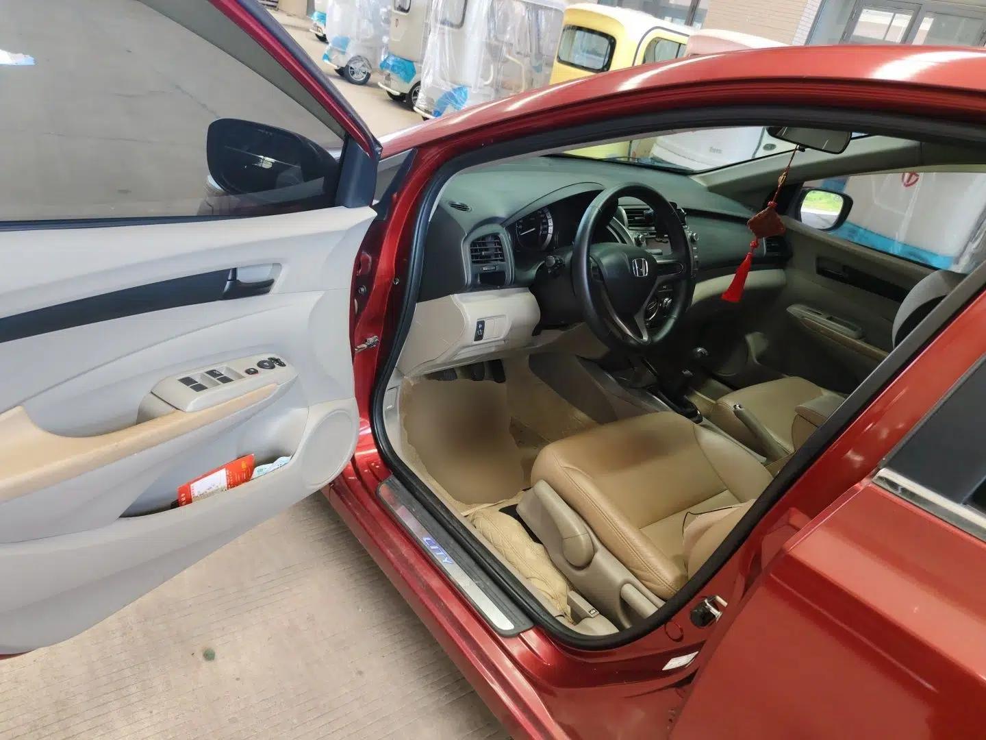 Honda City Classic 2012 1.5L manual Comfort version — миниатюра 16