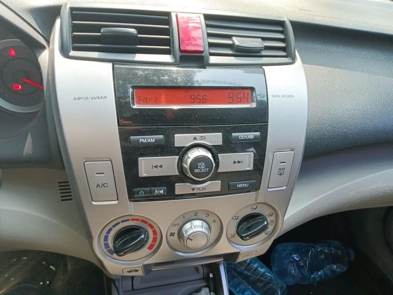 Honda City Classic 2008 1.5L Automatic Elite Edition — миниатюра 13