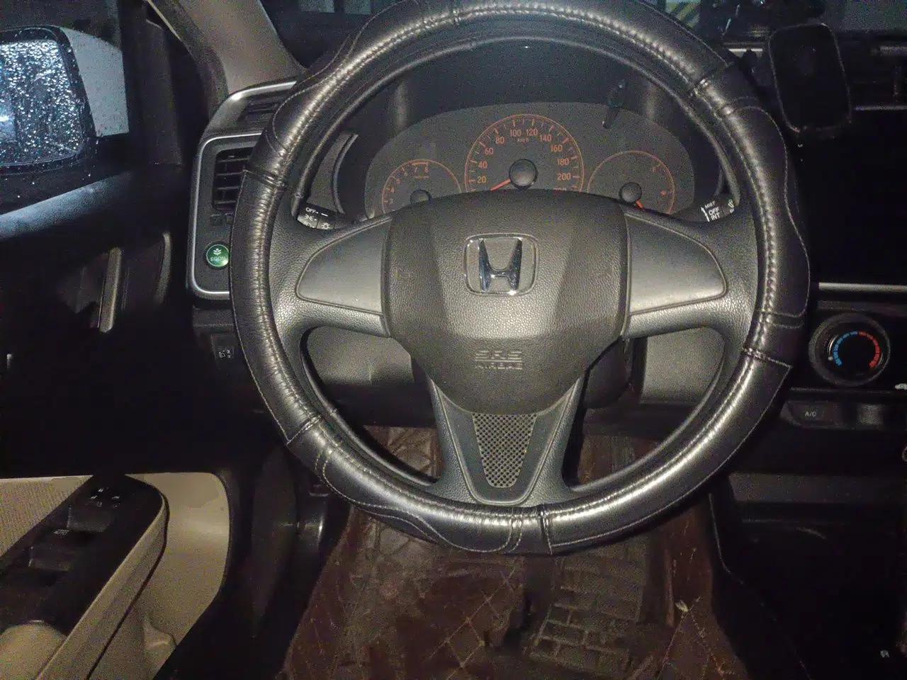 Honda City 2017 1.5L CVT Comfort Version — миниатюра 10