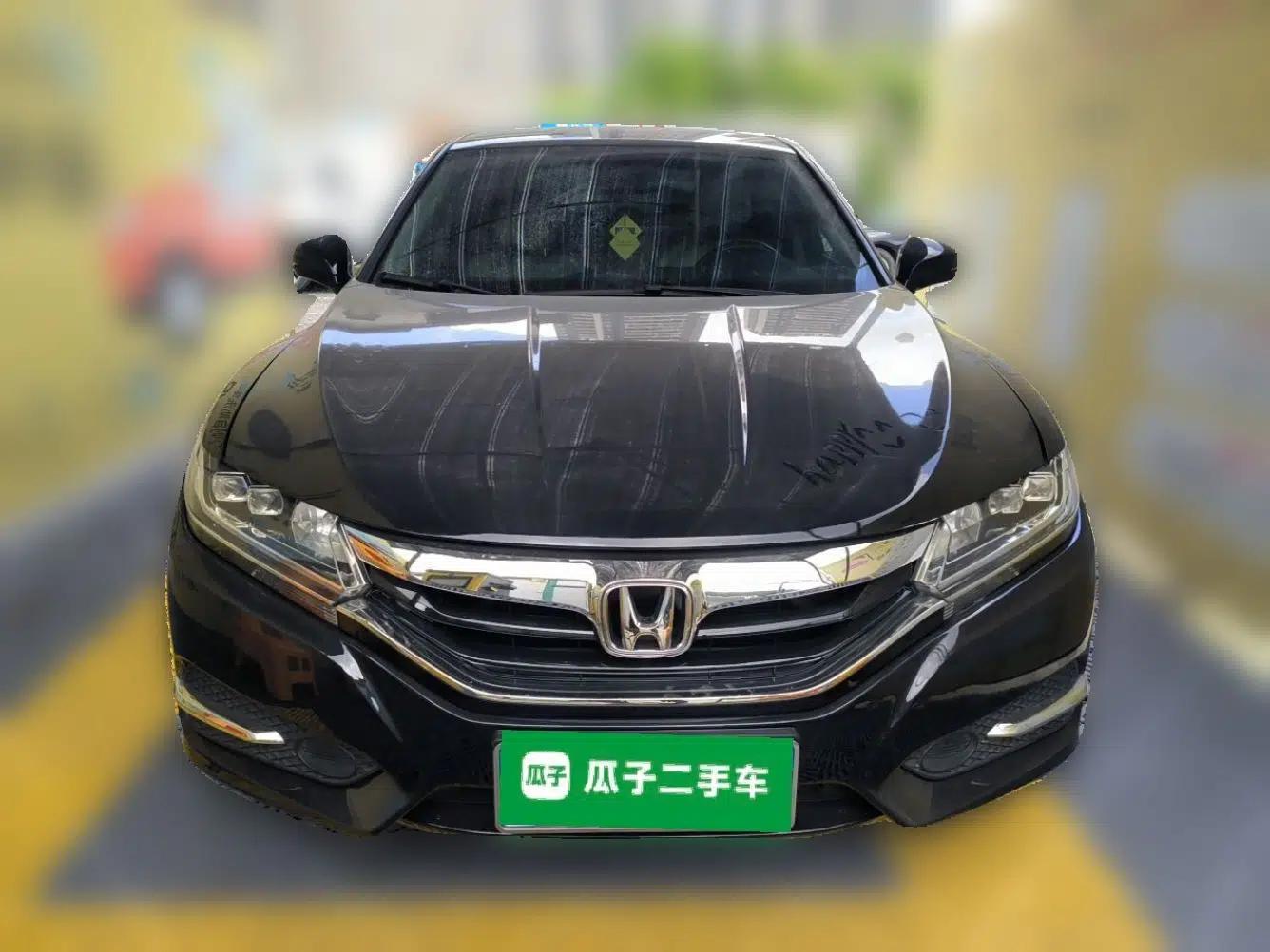 Honda Spirior 2015 2.0L Luxury Edition — миниатюра 2