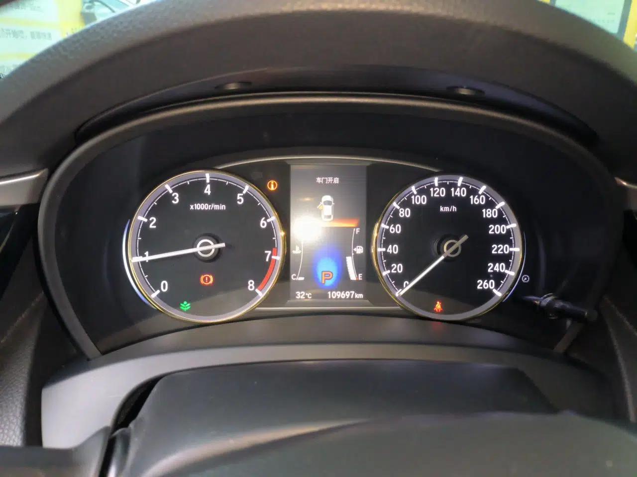 Honda Spirior 2015 2.0L Luxury Edition — миниатюра 11