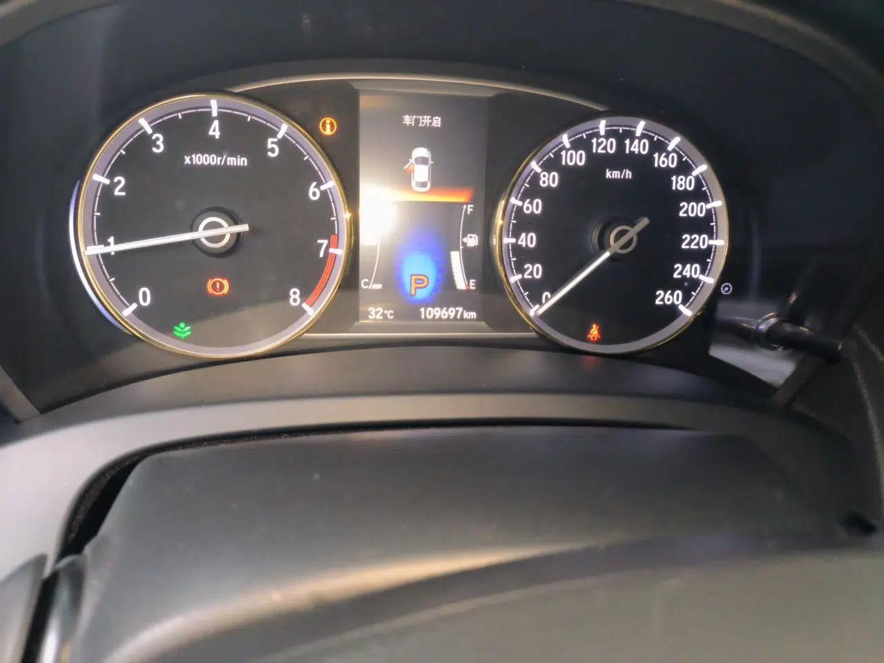 Honda Spirior 2015 2.0L Luxury Edition — миниатюра 12