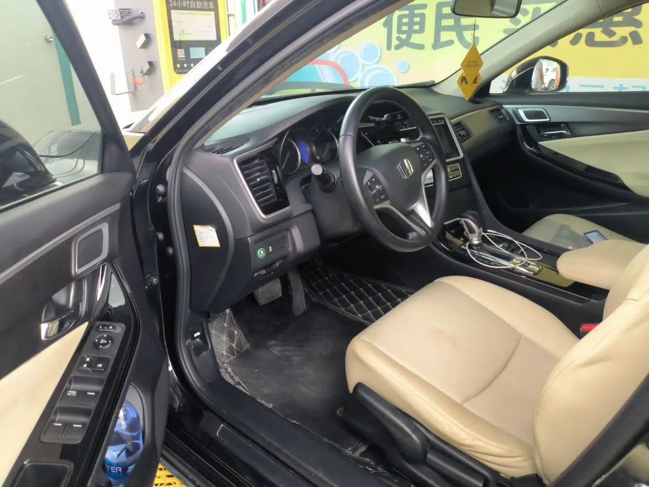 Honda Spirior 2015 2.0L Luxury Edition — миниатюра 16