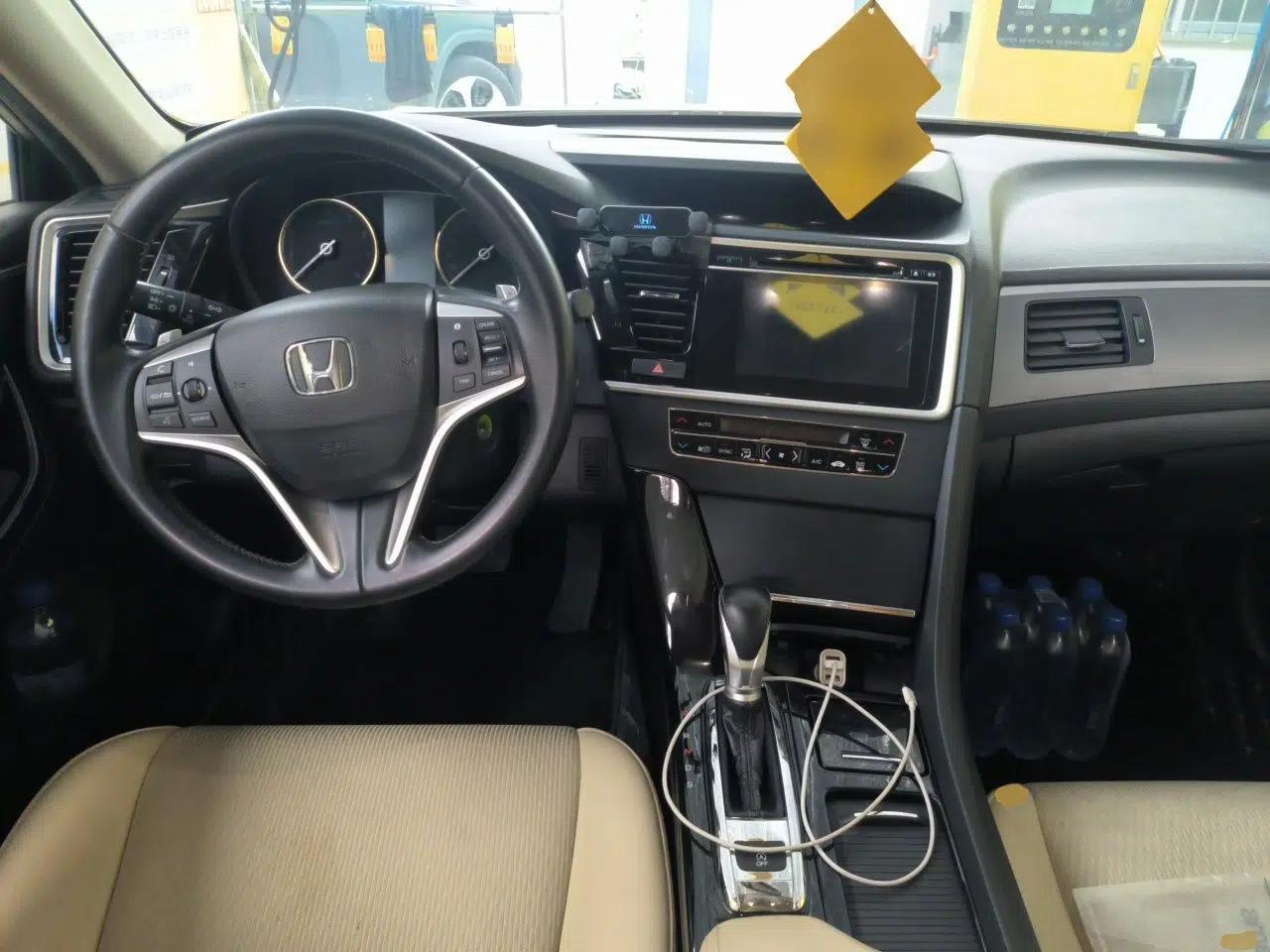 Honda Spirior 2015 2.0L Luxury Edition — миниатюра 9