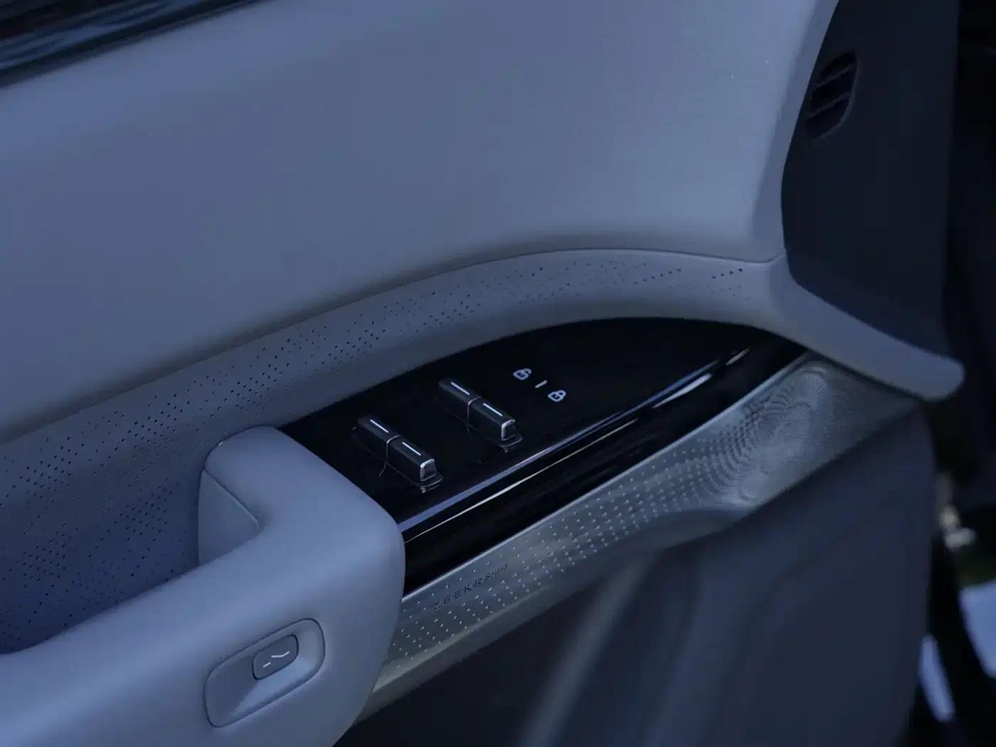 Jike 7X 2025 75kWh Rear-Wheel Drive Intelligent Driving Edition — миниатюра 18