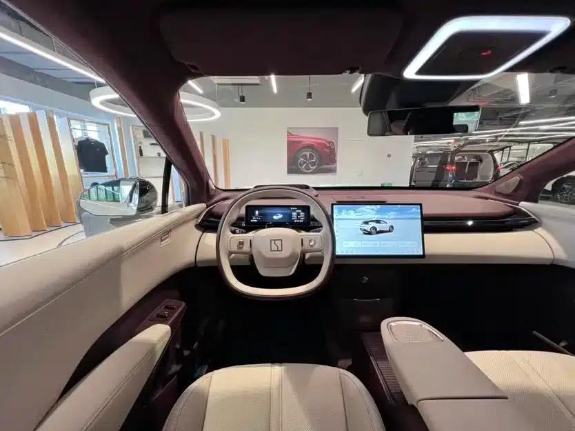 Extreme Krypton X 2025 Four-Seat Rear-Wheel Drive Cube Edition — миниатюра 12