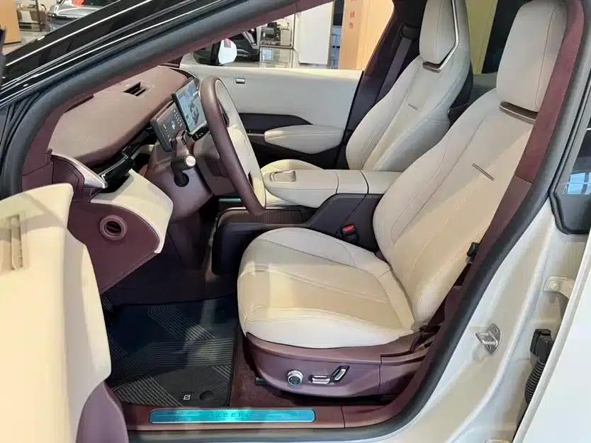 Extreme Krypton X 2025 Four-Seat Rear-Wheel Drive Cube Edition — миниатюра 9
