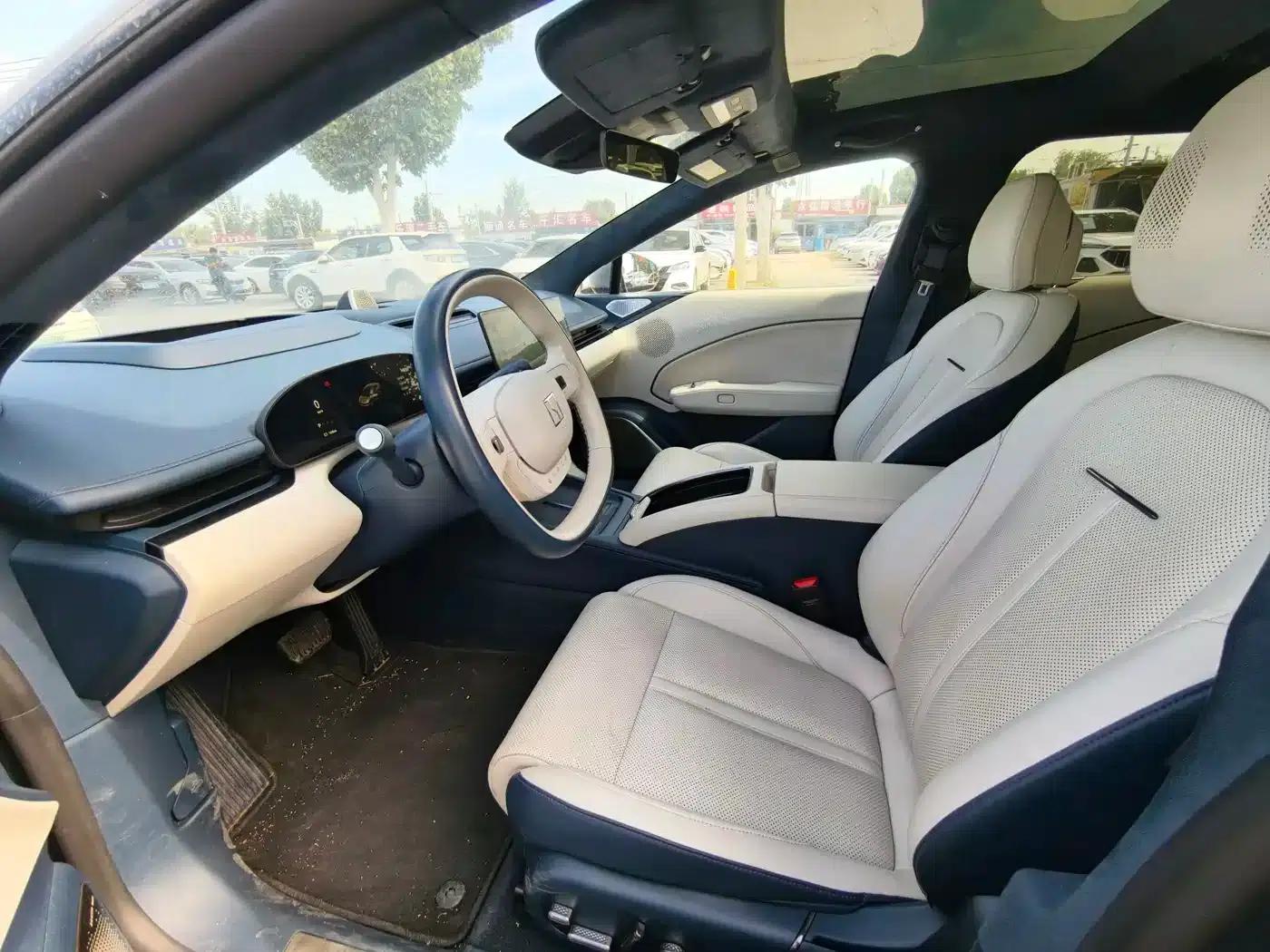 Jike 007 2024 Rear-Wheel Drive Intelligent Driving Edition 75kWh — миниатюра 4