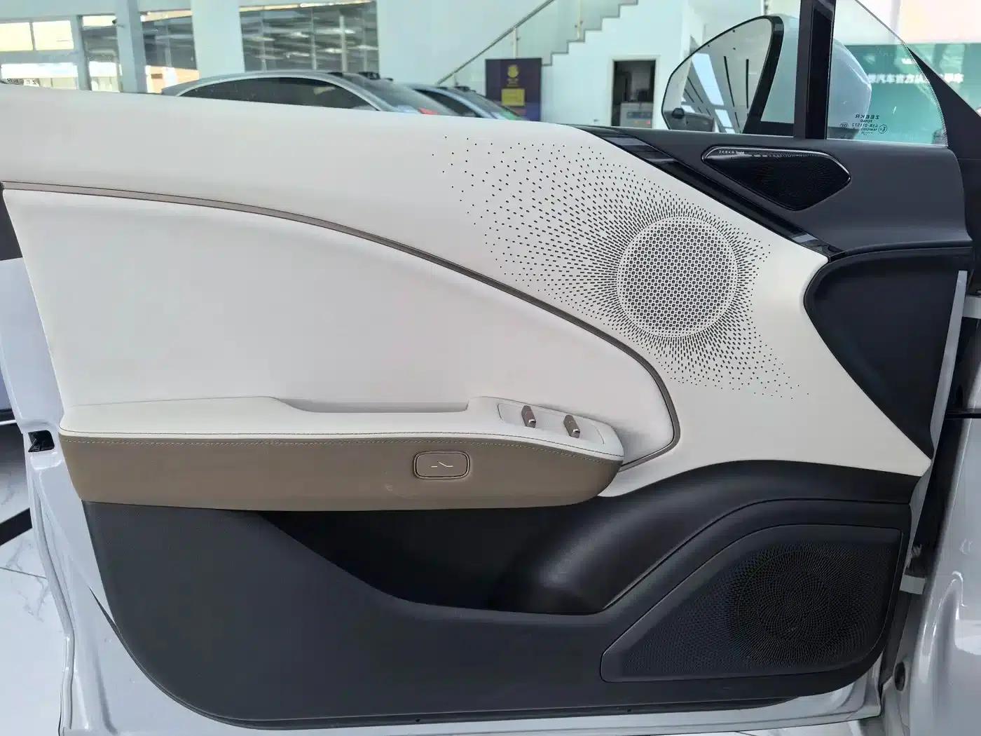 Extreme Krypton 007GT 2025 All-Wheel Drive Intelligent Driving Edition 75kWh — миниатюра 4