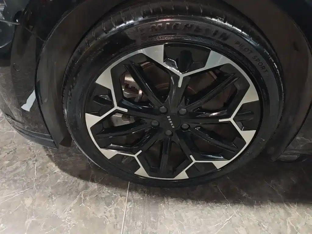 Jike 007GT 2025 Rear-Wheel Drive Intelligent Driving Edition 75kWh — миниатюра 23
