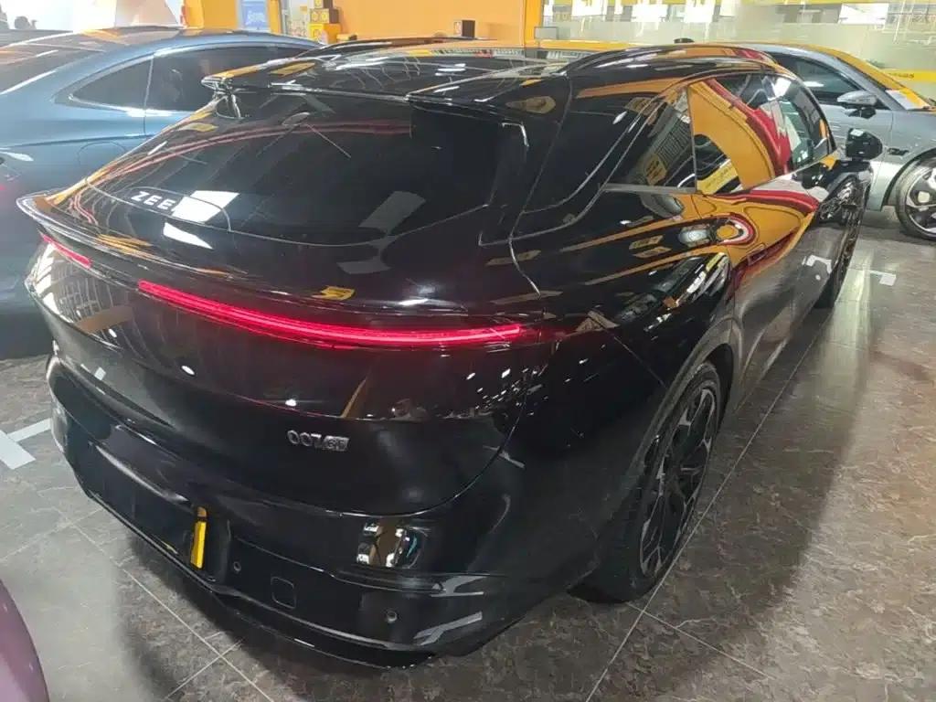 Jike 007GT 2025 Rear-Wheel Drive Intelligent Driving Edition 75kWh — миниатюра 7