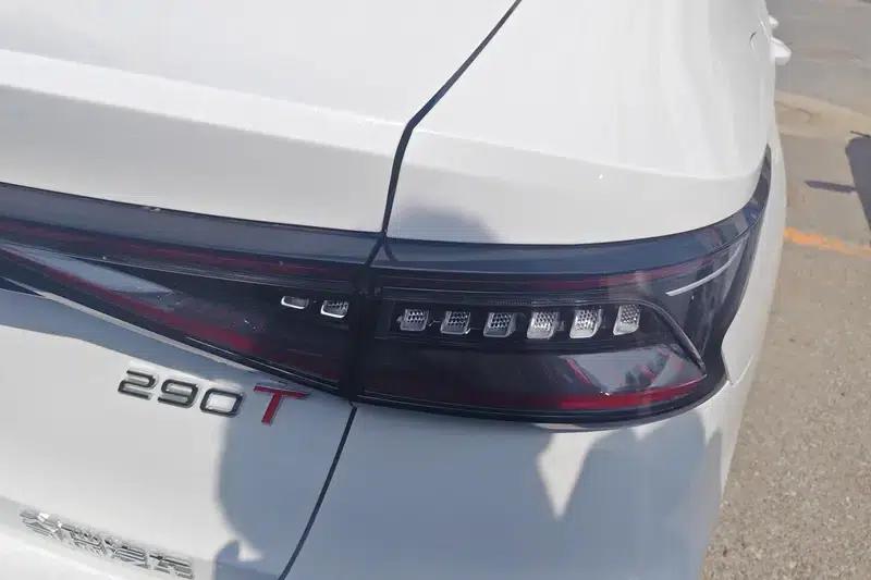 Chery Arrizo 8 2024 1.6TGDI DCT Premium Edition — миниатюра 5