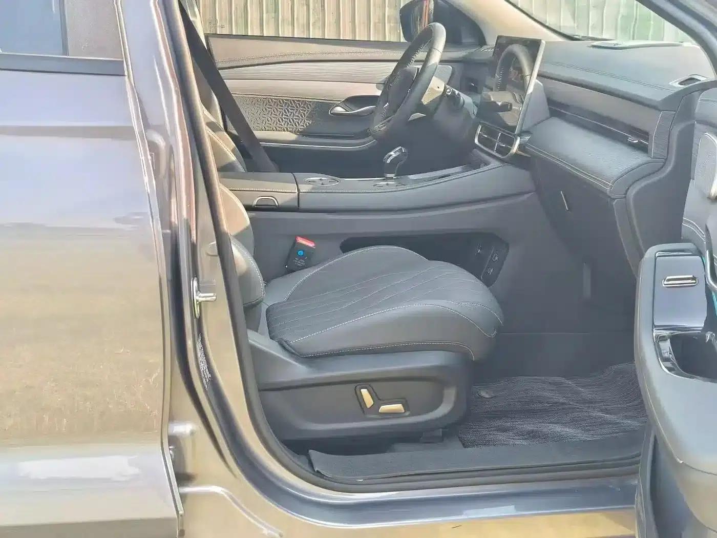 Jetour Mountain & Sea L9 2025 1.5TD 2DHT Flagship Edition 7-Seater — миниатюра 4