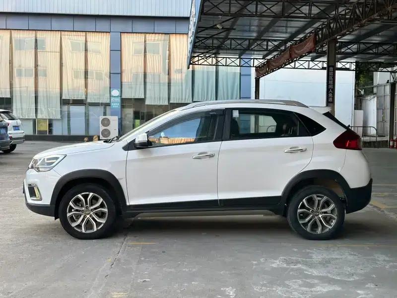 Chery Tiggo 3x 2017 1.5L Manual Fashion Edition — миниатюра 4