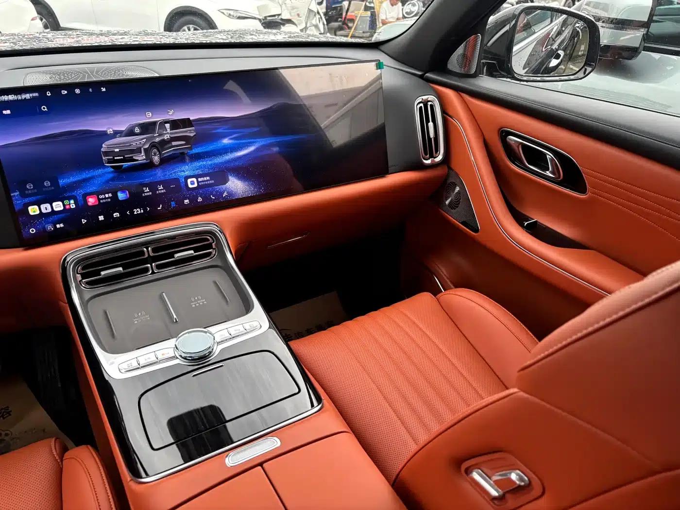 Galaxy M9 2025 210km/h AWD Navigator Edition — миниатюра 10