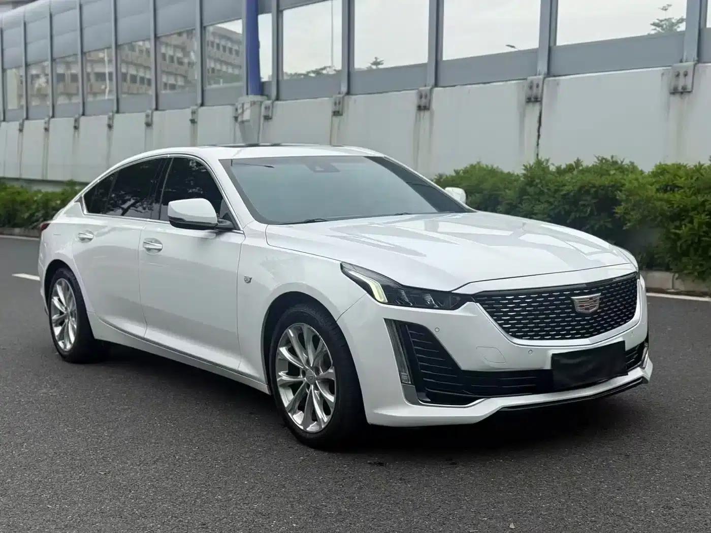 2021 Cadillac CT5 28T Luxury — миниатюра 3