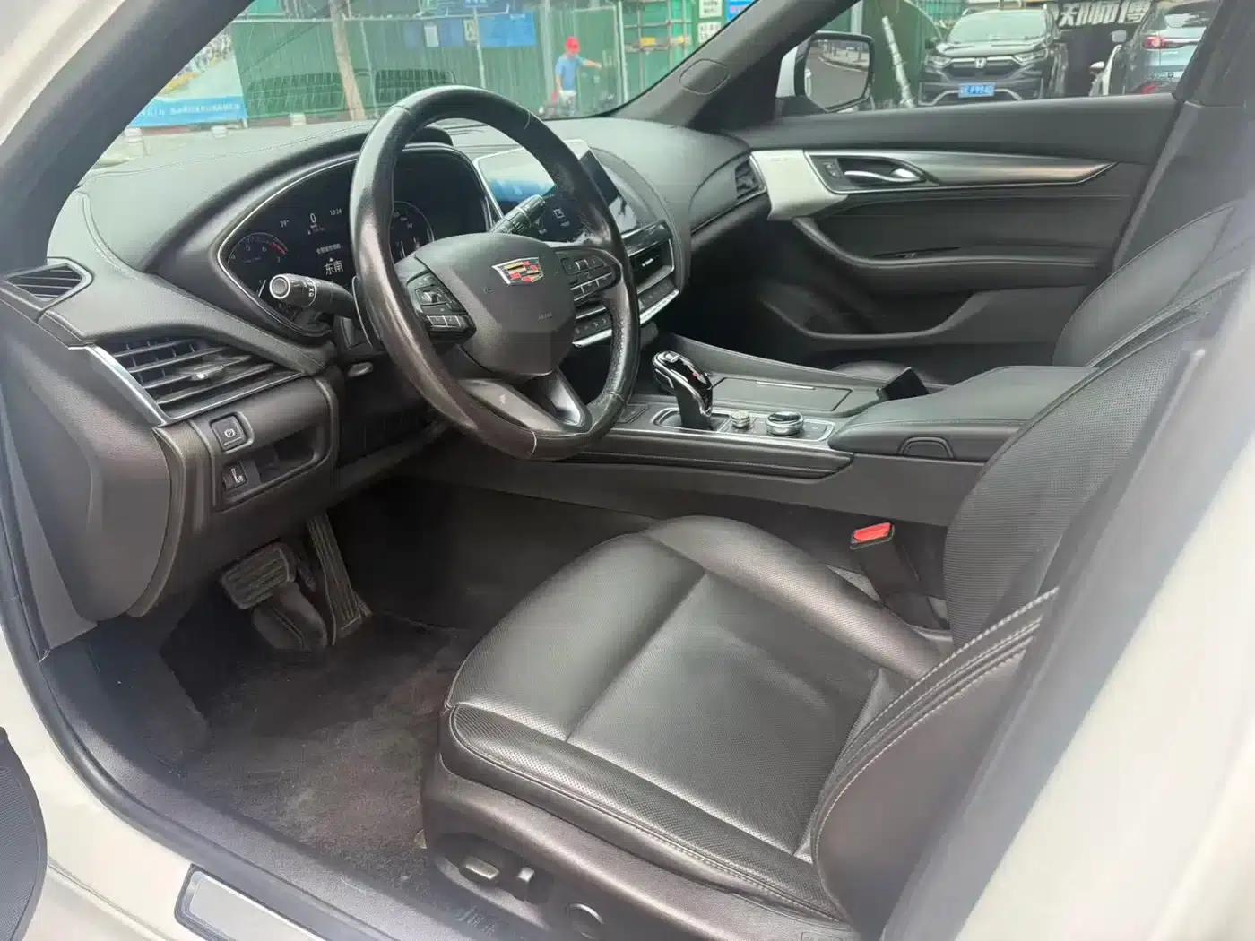 2021 Cadillac CT5 28T Luxury — миниатюра 4