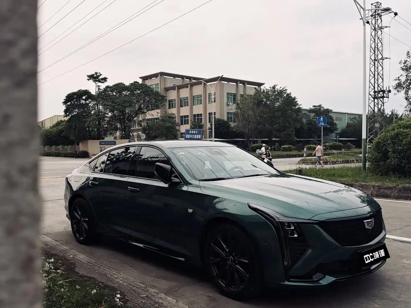2025 Cadillac CT5 28T Track Performance Edition + Ultimate Track Package — миниатюра 2