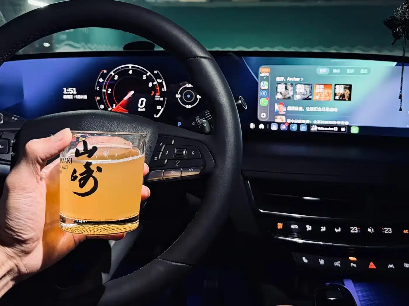 2025 Cadillac CT5 28T Track Performance Edition + Ultimate Track Package — миниатюра 5