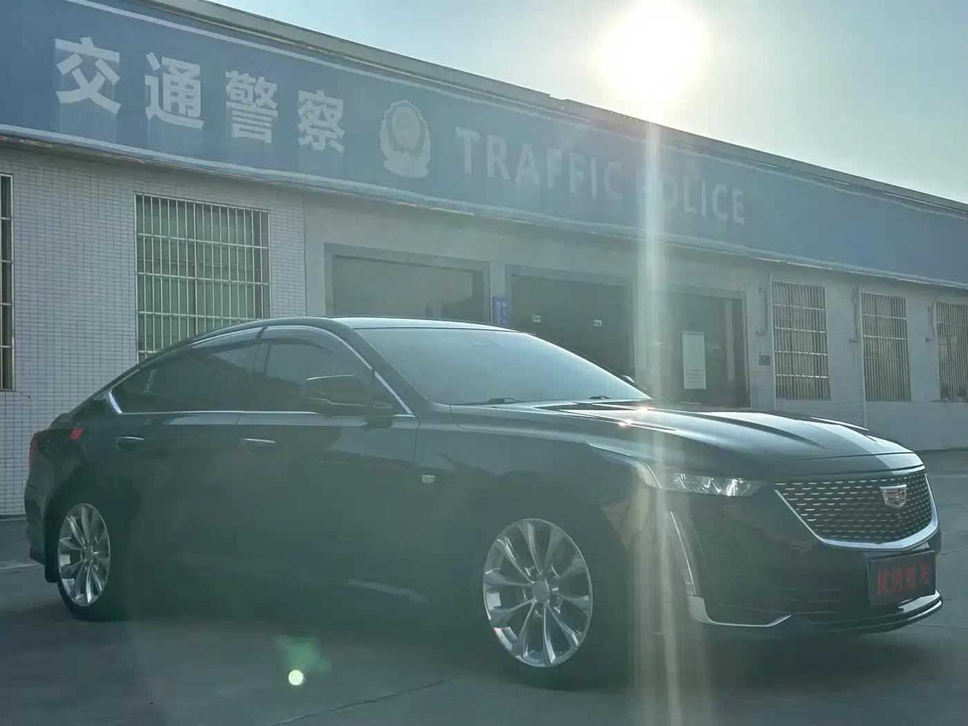 2020 Cadillac CT5 28T Luxury — миниатюра 3