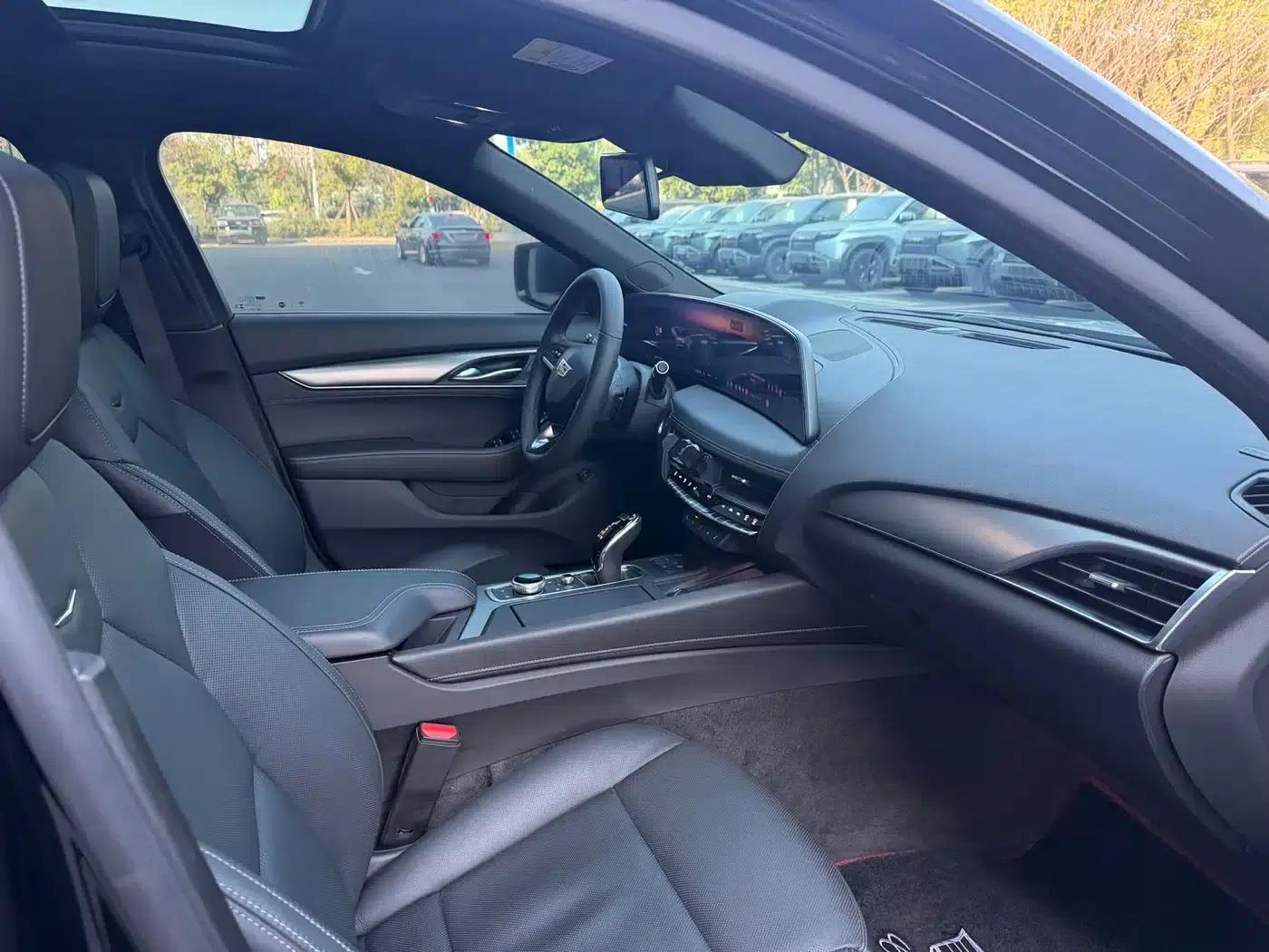 2024 Cadillac CT5 28T Luxury Pro — миниатюра 12