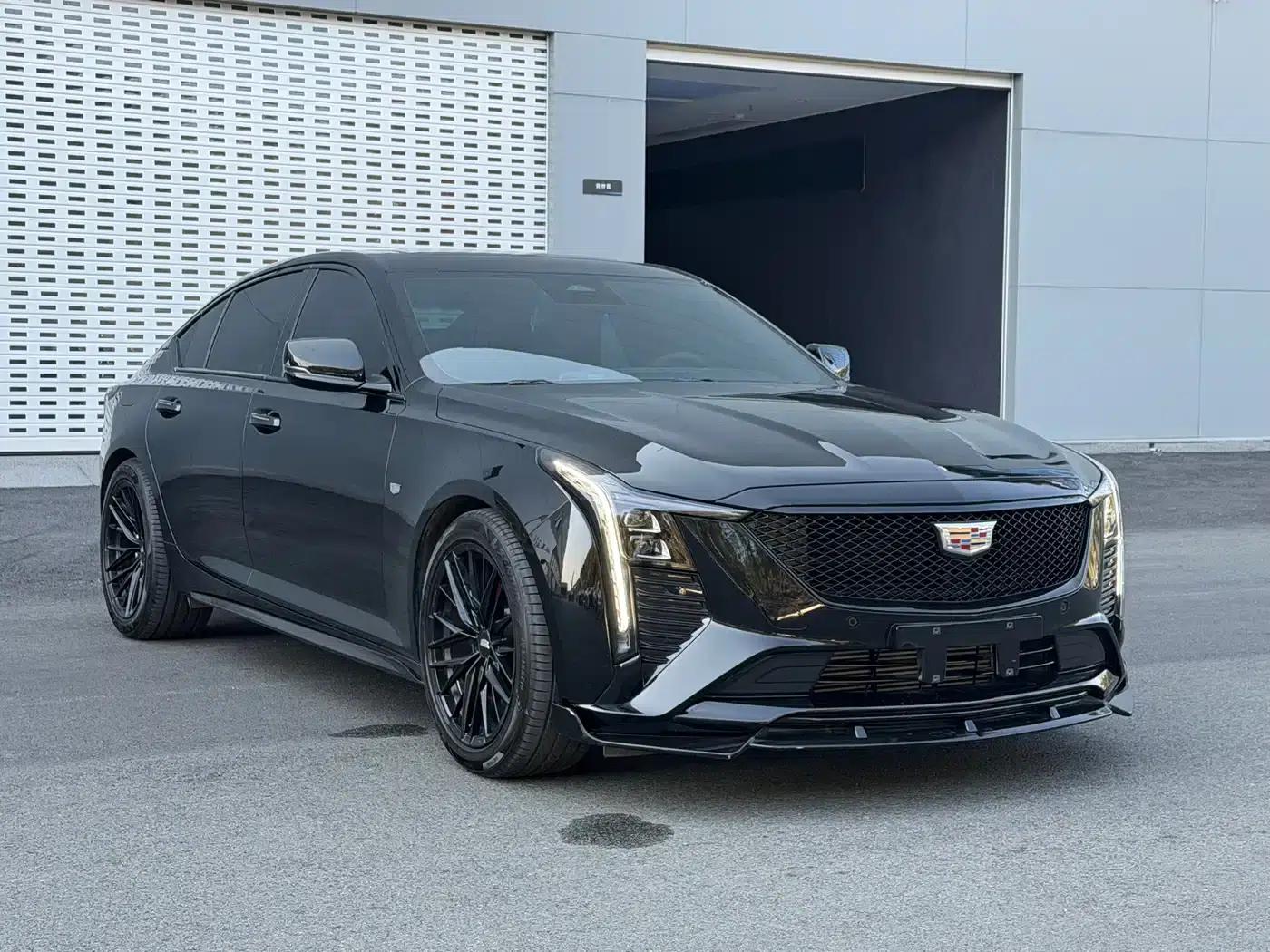 2024 Cadillac CT5 28T Luxury Pro — миниатюра 3