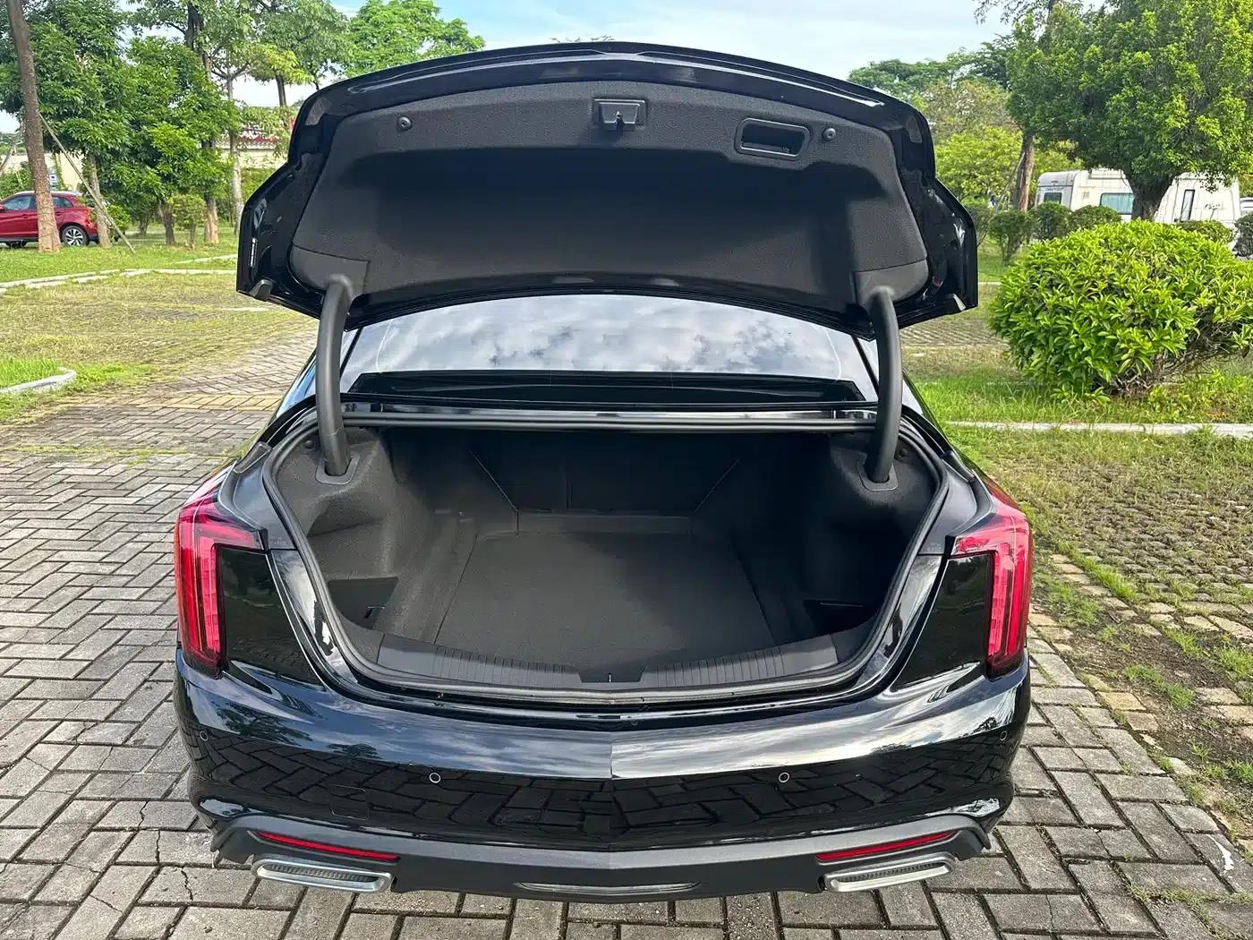 2024 Cadillac CT5 28T Luxury Pro — миниатюра 18
