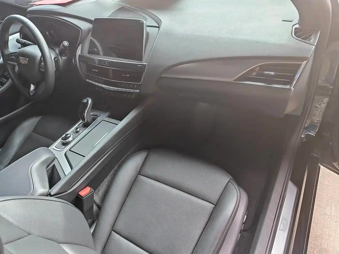 2022 Cadillac CT5 28T Luxury — миниатюра 11