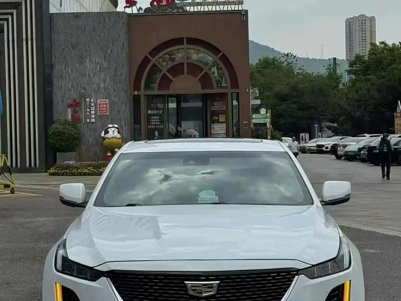 2022 Cadillac CT5 28T Luxury — миниатюра 2