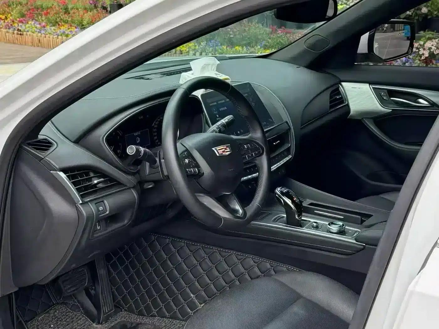 2022 Cadillac CT5 28T Luxury — миниатюра 4