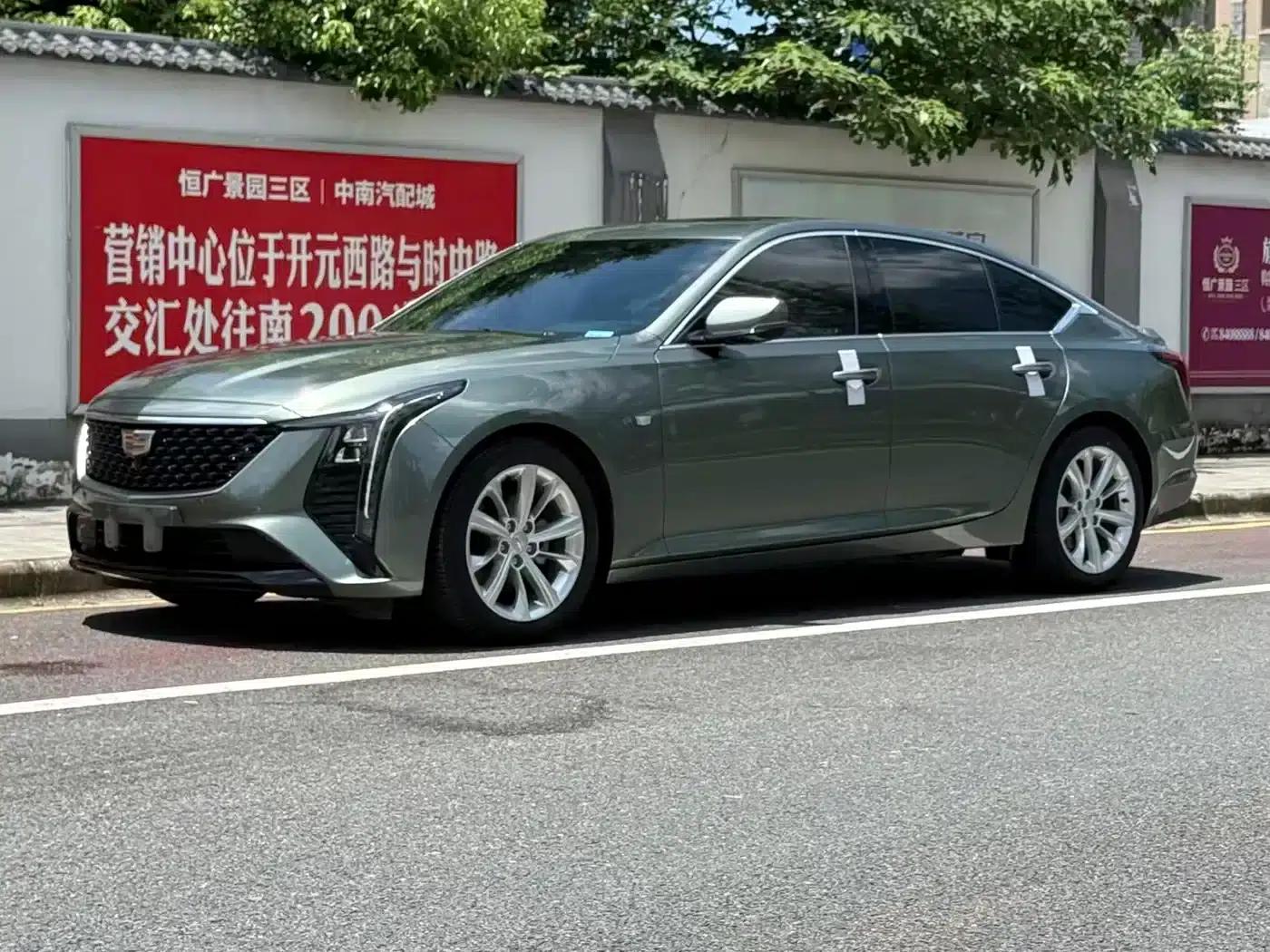 2024 Cadillac CT5 28T Luxury Pro — миниатюра 1