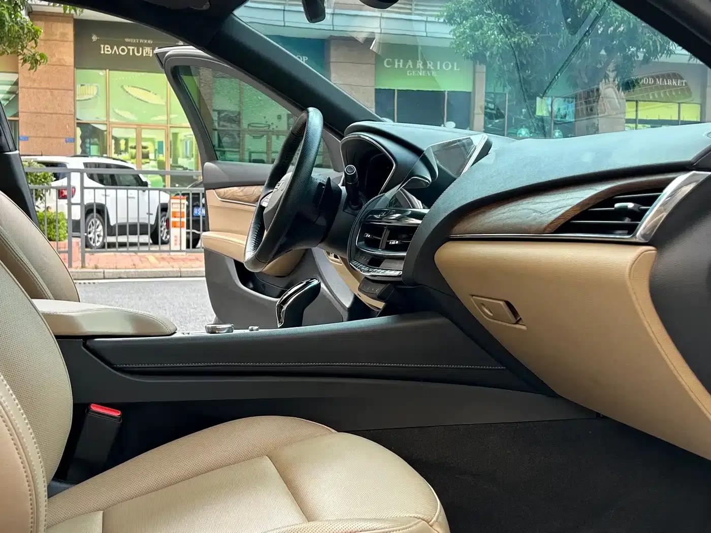 2022 Cadillac CT5 28T Premium — миниатюра 11