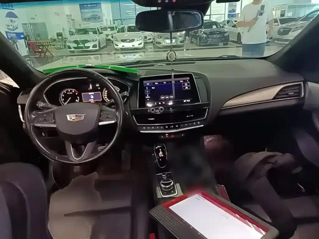 2020 Cadillac CT5 28T Luxury — миниатюра 10