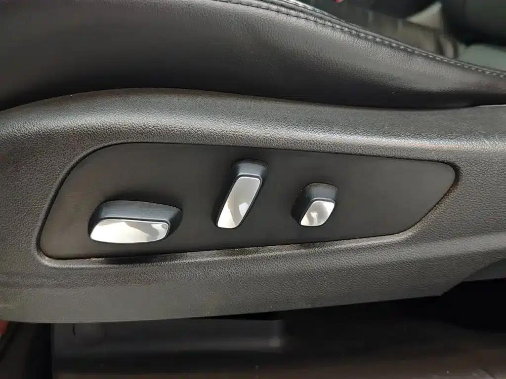 Cadillac XT5 2018 28T AWD Luxury — миниатюра 12