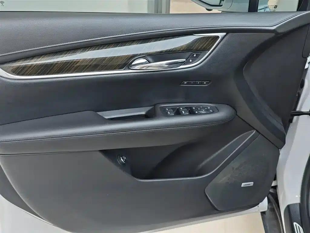 Cadillac XT5 2018 28T AWD Luxury — миниатюра 10